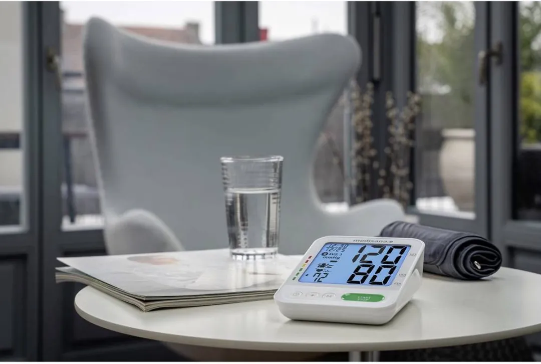 medisana BU 584 connect Oberarm-Blutdruckmessgerät weiß