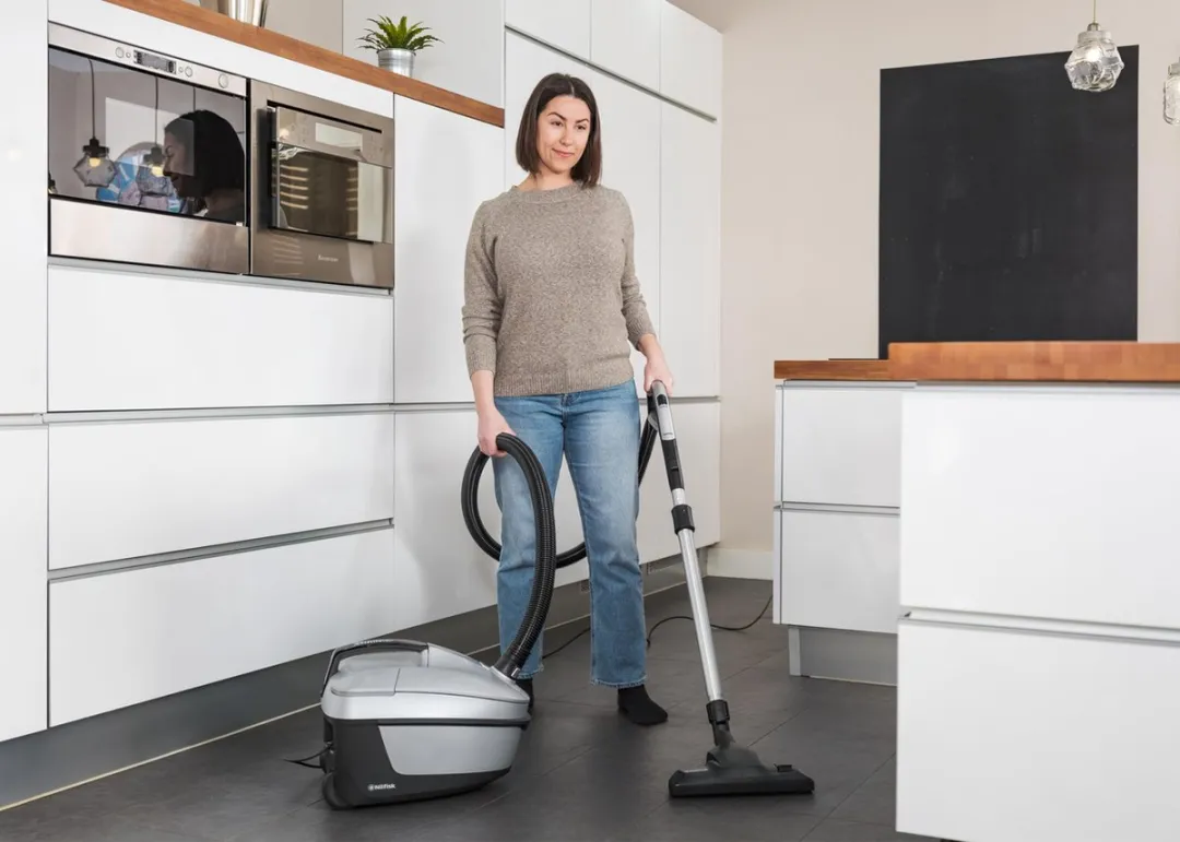 Nilfisk Elite SICL14E08A2-B-HFN Stofzuiger 3,6L - 185 Airwatts - Zilver