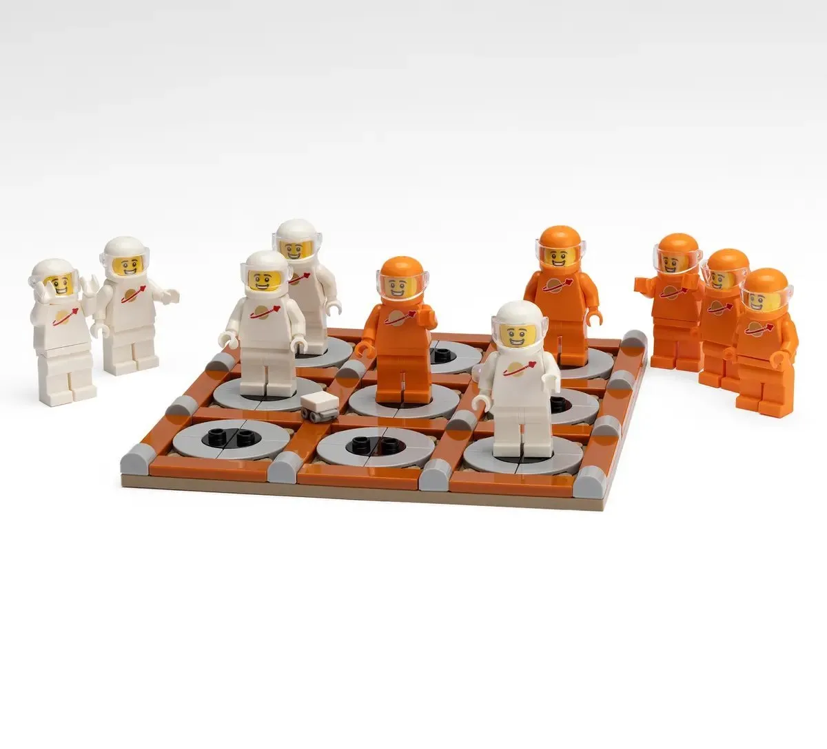 LEGO Tic Tac Toe 5008897 - 98 Stukken - 10 Minifiguren - Oranje/Wit