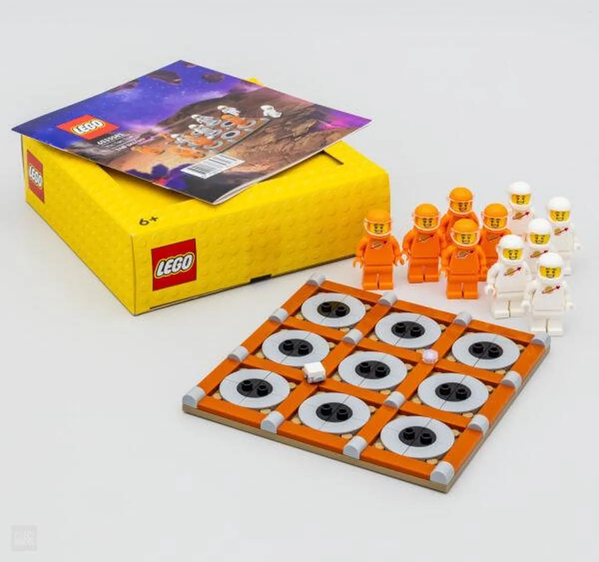 LEGO Tic Tac Toe 5008897 - 98 Stukken - 10 Minifiguren - Oranje/Wit