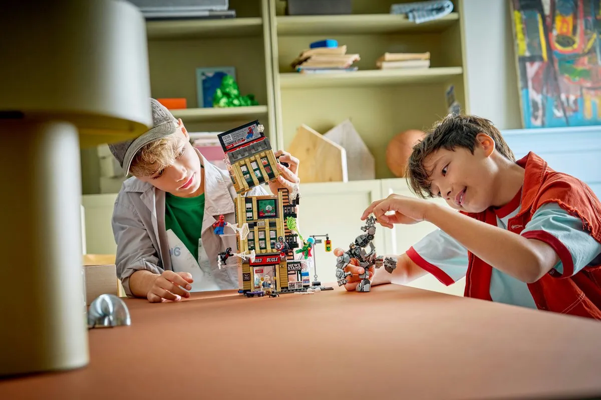 LEGO Marvel Spider-Man vs. Mysterio Daily Bugle 76342 - 781 Stukken
