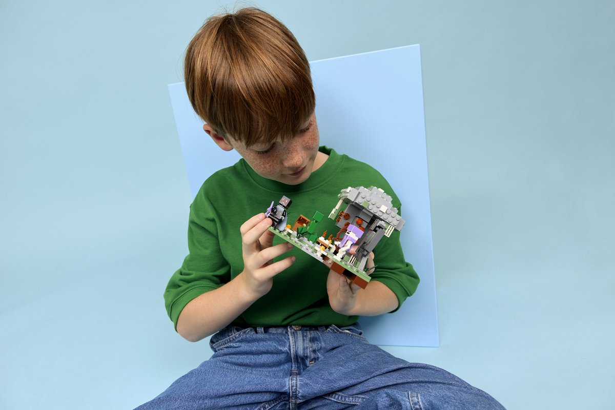 LEGO Minecraft - De Bleke Tuin Videogame Bouwpakket voor Kinderen en Decoratie - 21586