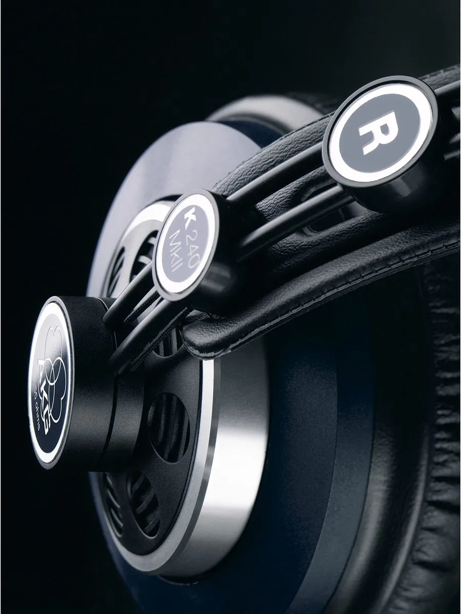 AKG K 240 MKII Studio Koptelefoon - Halfopen
