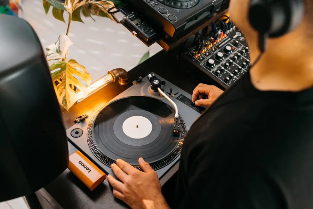 Lenco Platenspeler - Direct drive - USB naar PC encoding - L-3810GY - Grijs