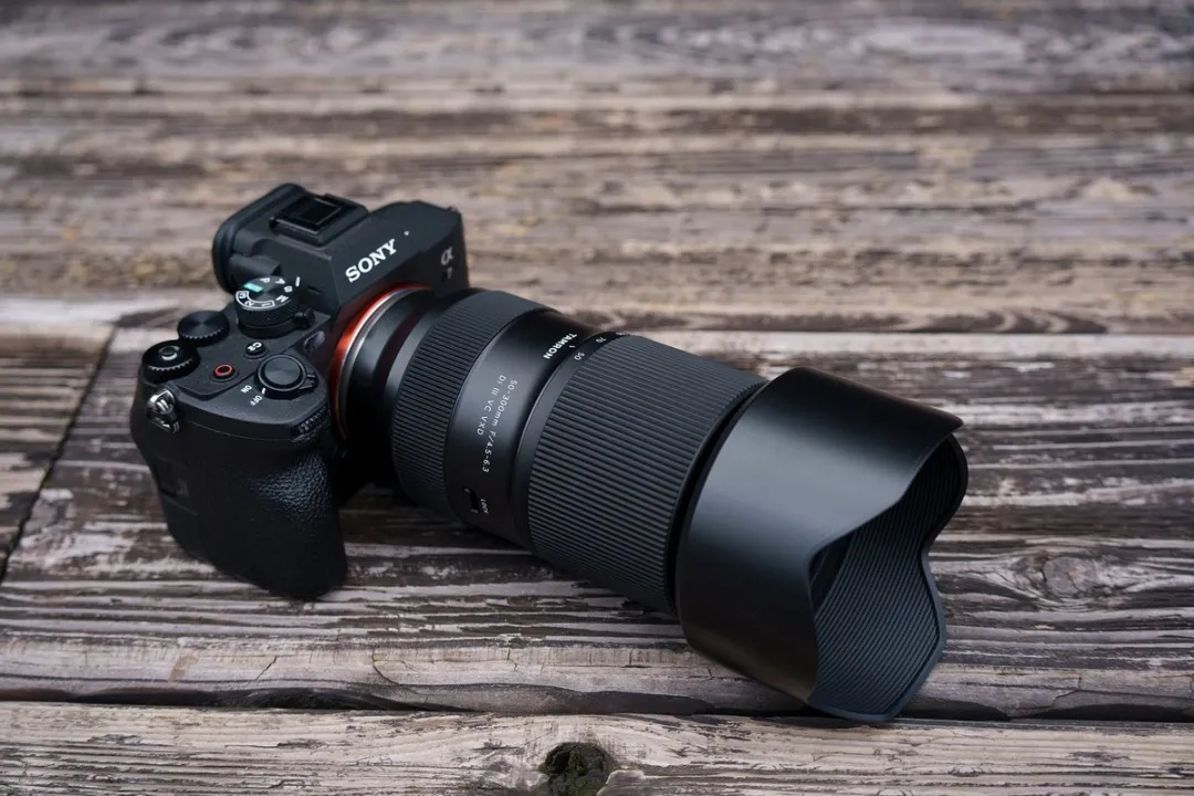 Tamron 50-300mm F/4.5-6.3 Di III VC VXD Sony FE
