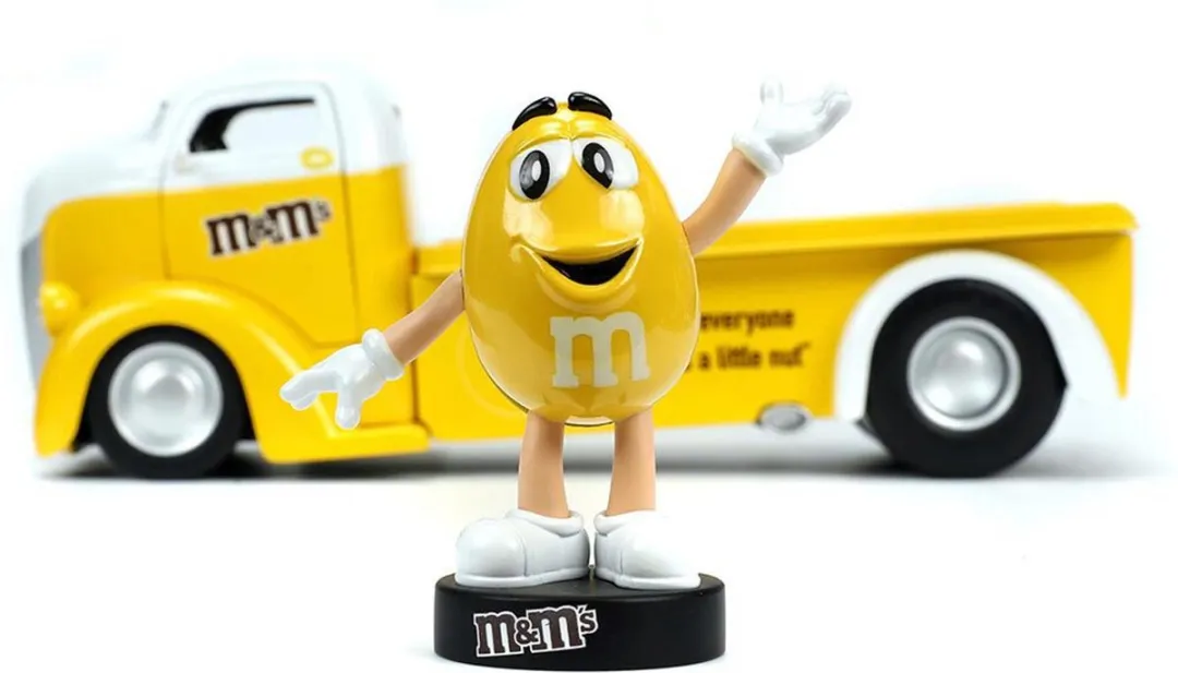 Jada Toys M&Ms 1947 Ford COE Flatbed 1:24 - Geel - afbeelding 6 van 6