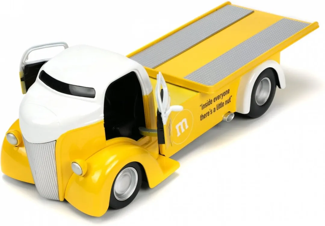 Jada Toys M&Ms 1947 Ford COE Flatbed 1:24 - Geel