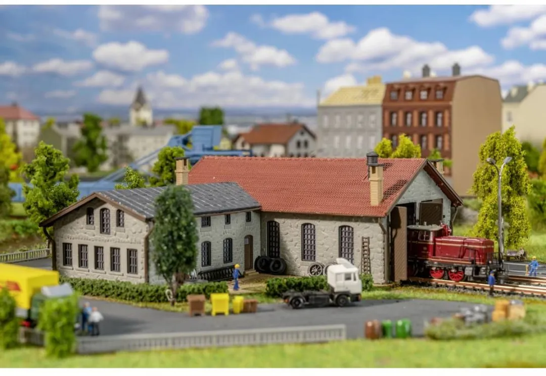 Faller 222106 N Tweepermanente Locomotiefloods met Werkplaats