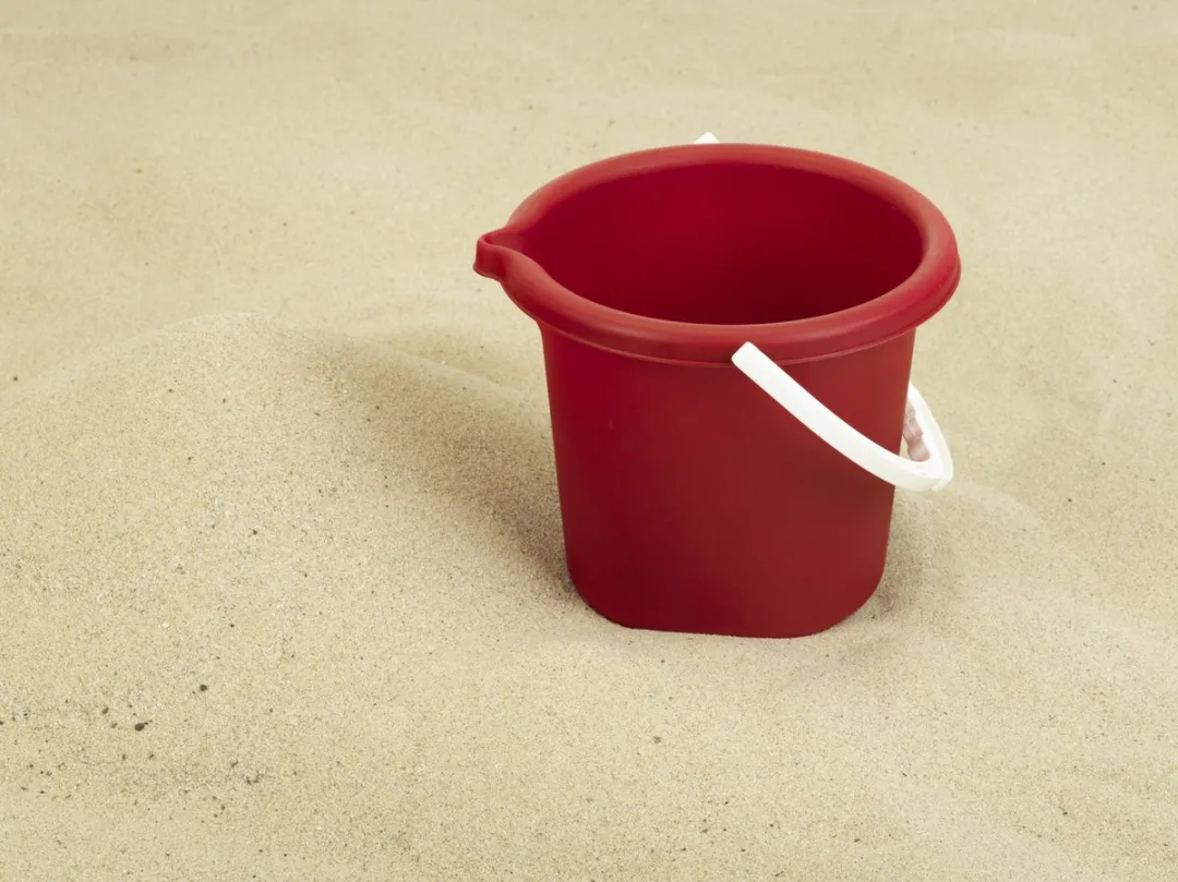 Klein Toys Little Foot Emmer 2L - 95% Gerecycled Plastic - Rood/Wit