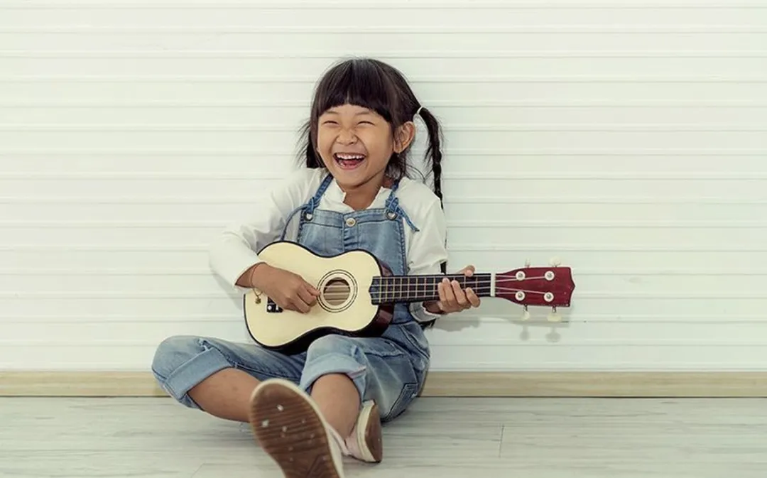Ecotoys Houten Kinder Ukelele/Gitaar 12 Frets - Beige