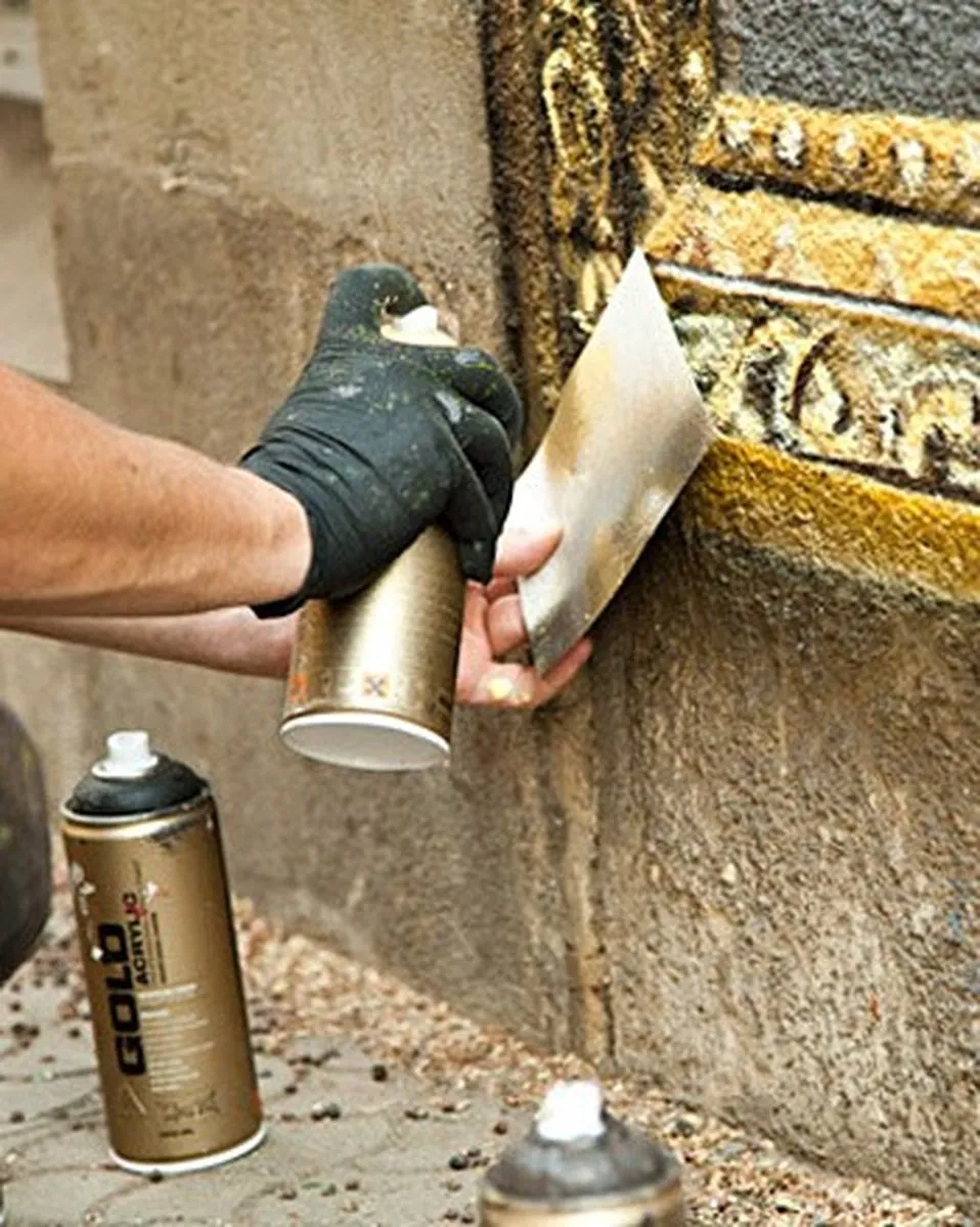 Montana GOLD - M3000 Goldchrome - Spuitbus - 400ml - Hoogdekkend Niet Weersbestendig