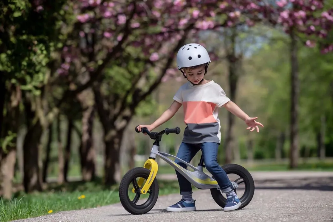Lionelo Bart Tour Loopfiets 12 Inch - 3,3 kg - Roze
