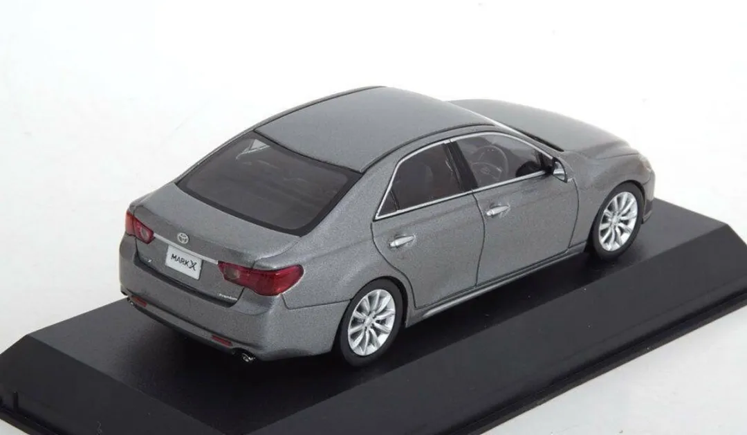 Toyota Mark X Premium Kyosho 1:43 - Multicolor