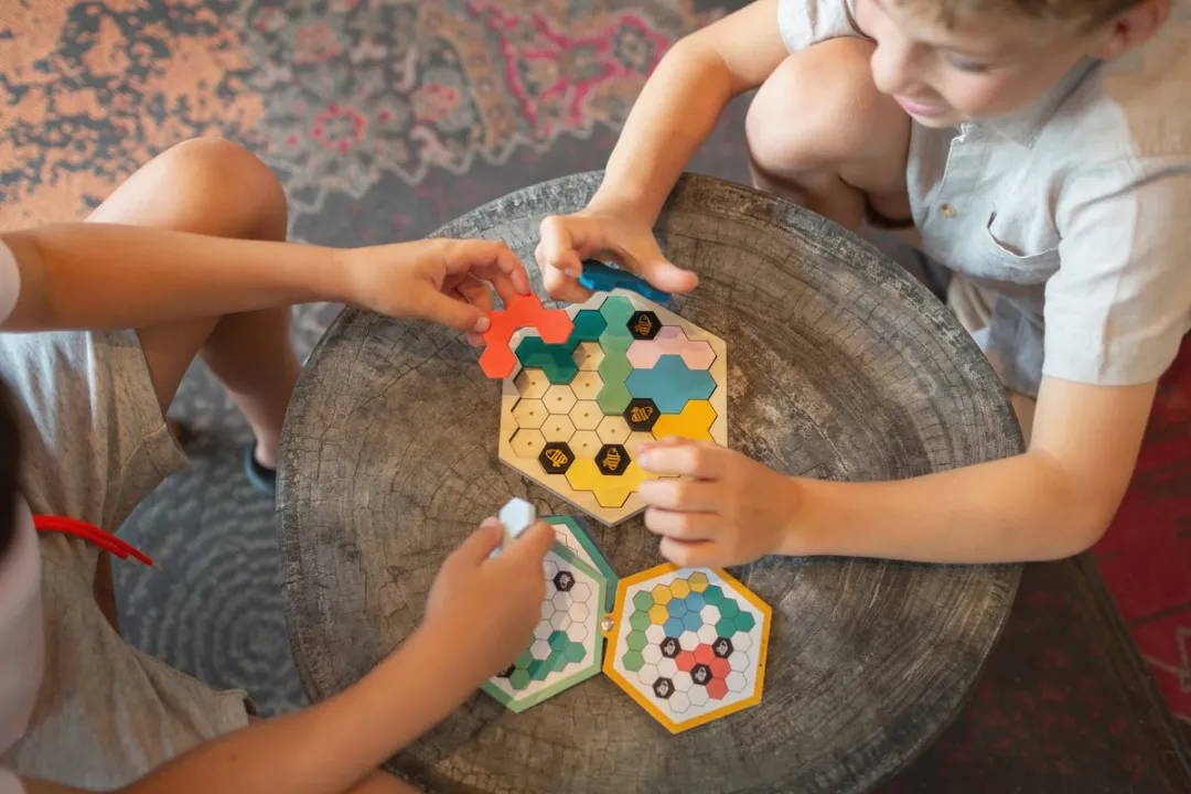 BS Toys Houten Puzzel Spel Bijtjezzz GA346 - 43-delig - Multicolor