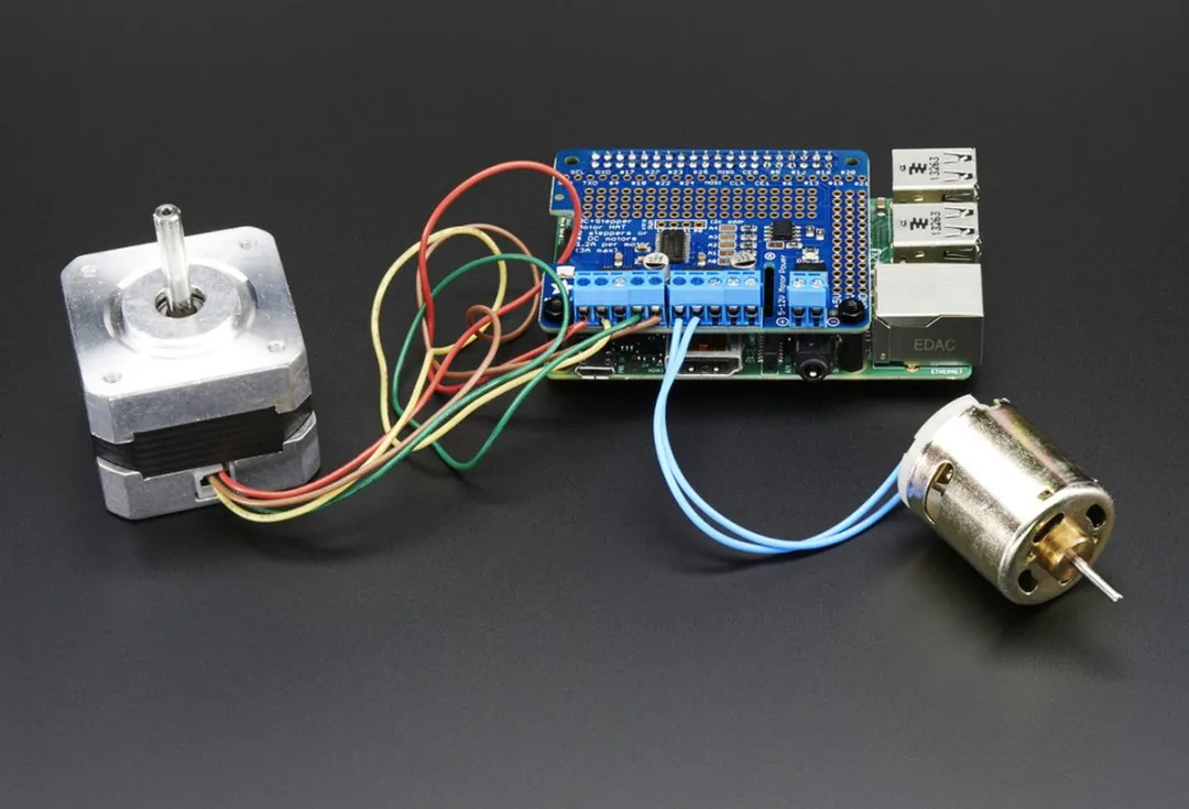 Adafruit DC & Stepper Motor HAT 2348 - Meerkleurig