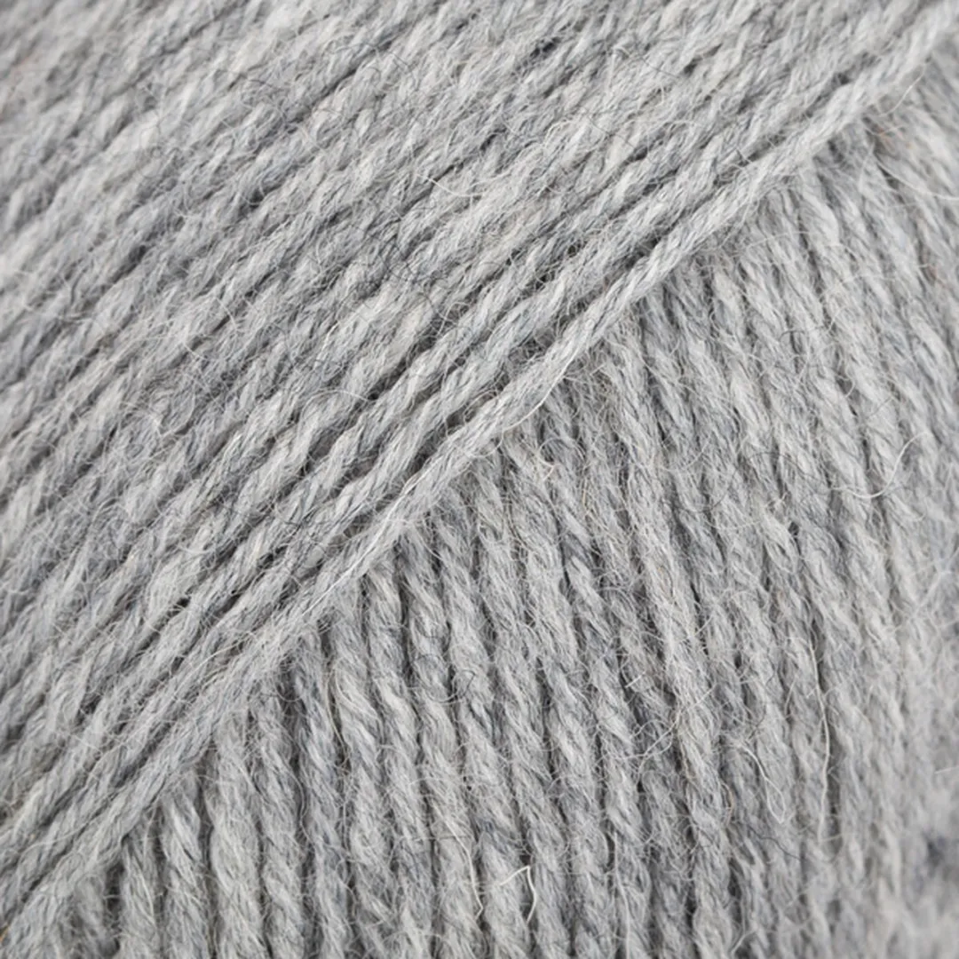 Drops Fabel Uni Colour Lichtgrijs Wol Garen