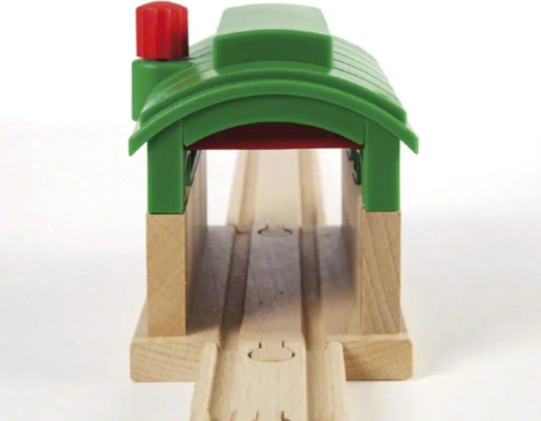 BRIO Treingarage met roldeuren 33574 - Groen - afbeelding 6 van 6