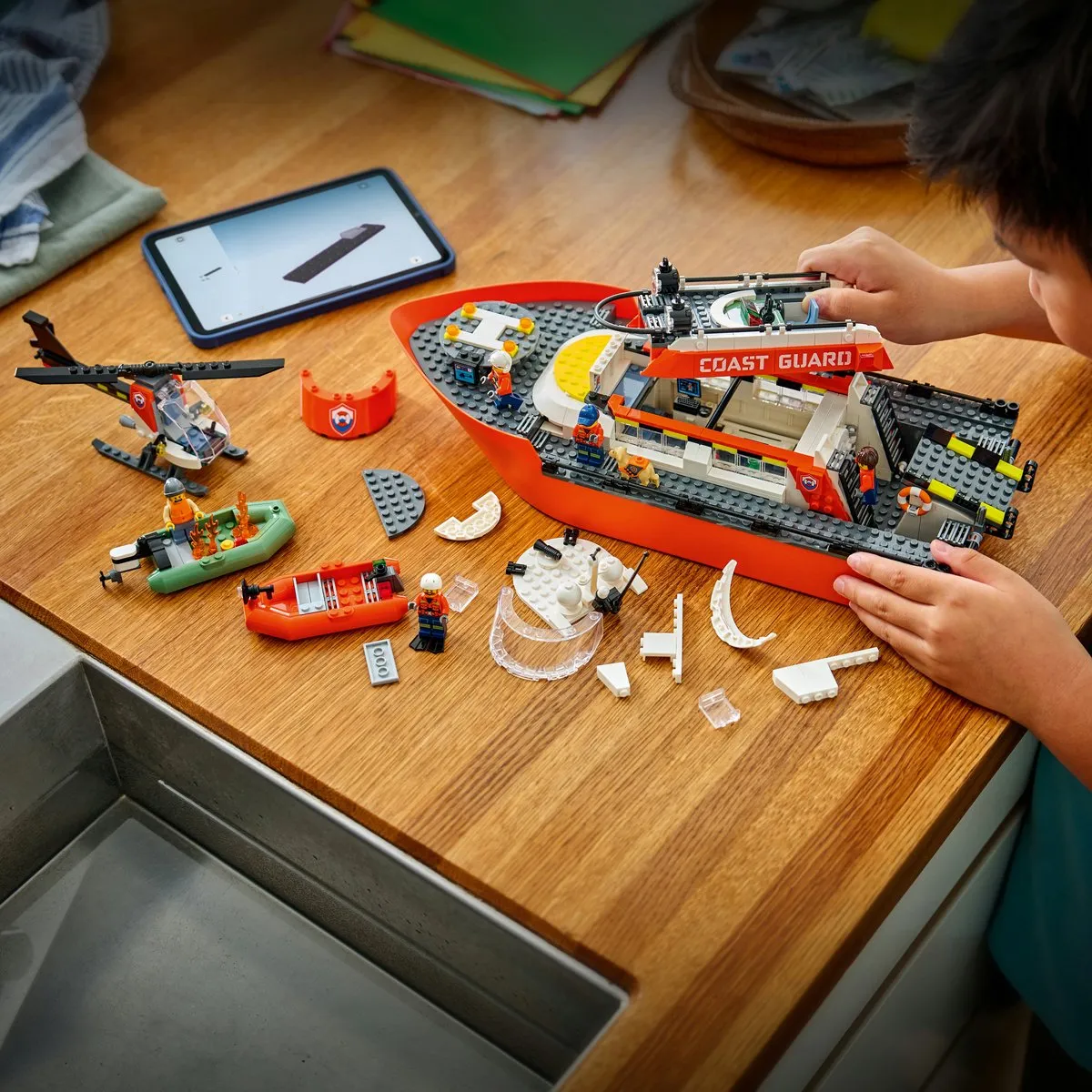 LEGO City Reddingsboot Kustwacht met Helikopter - 742 Stukken - 5 Minifiguren - Multicolor