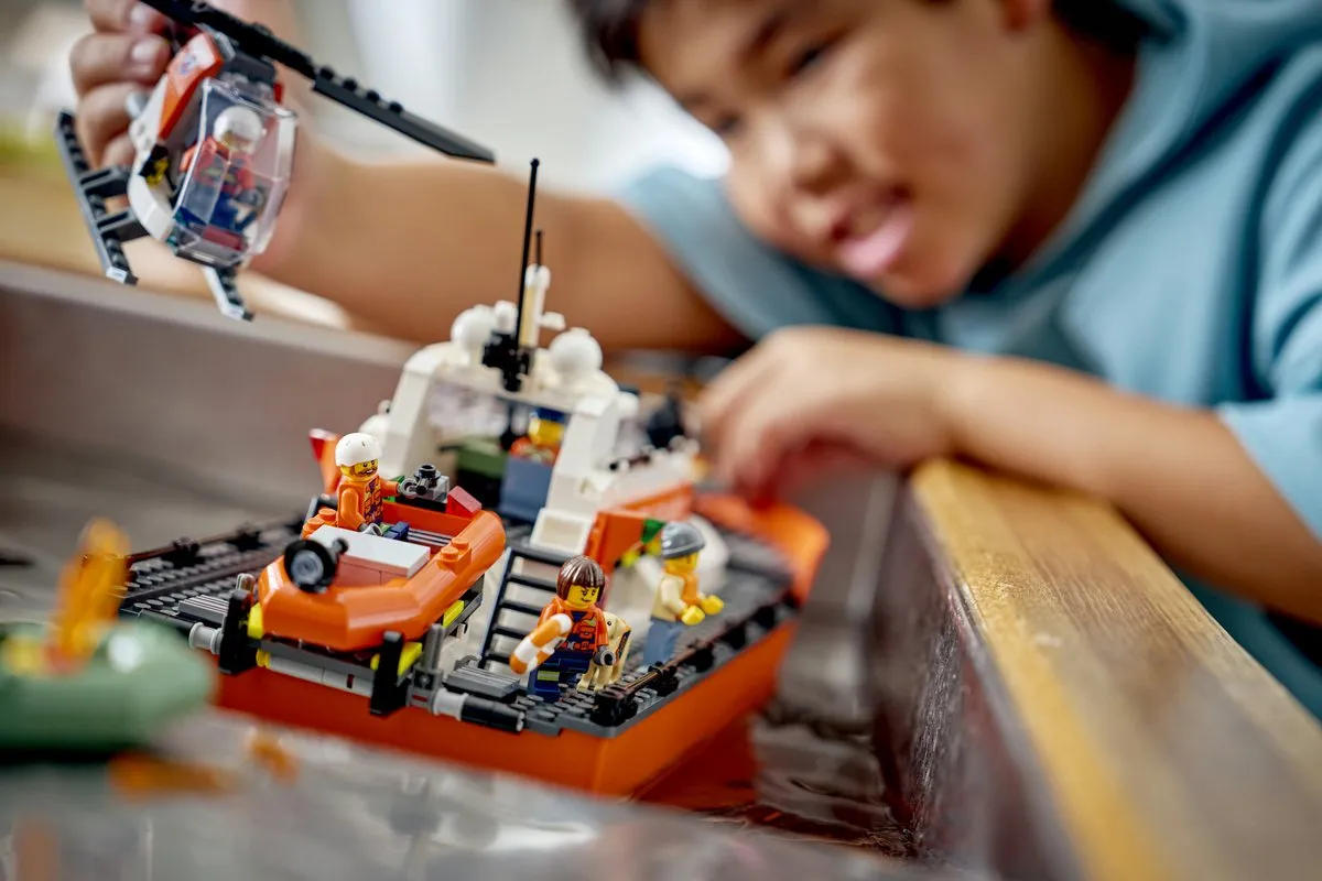 LEGO City Reddingsboot Kustwacht met Helikopter - 742 Stukken - 5 Minifiguren - Multicolor