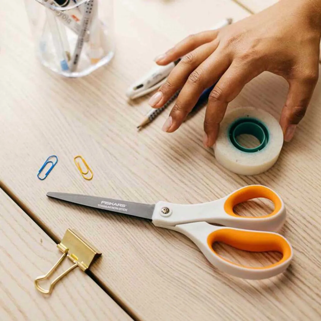 Fiskars Non Stick Hobbyschaar 21cm - Wit/Oranje