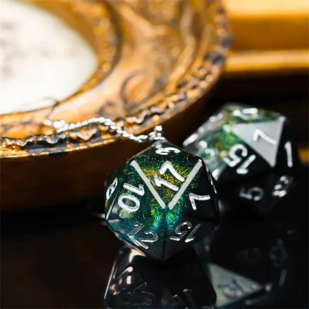 Lapi Toys DnD Oorbellen - Staal/Resin - Zwart & Groen
