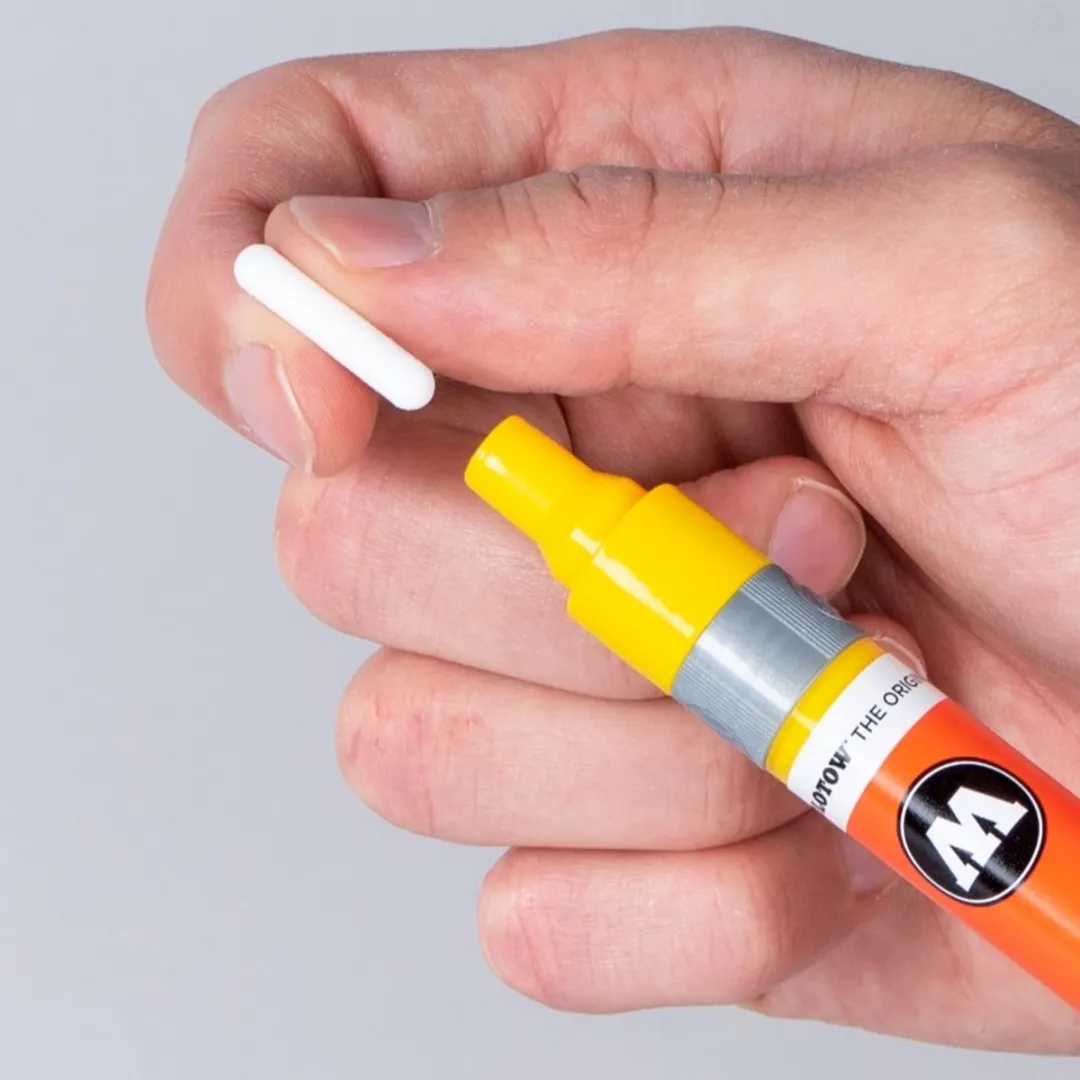 Molotow ONE4ALL 4mm Acryl Marker Vermilion