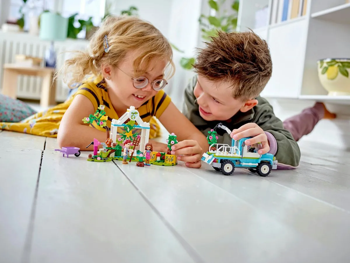 LEGO Friends Bomenplantwagen 41707 - 336 Stukken