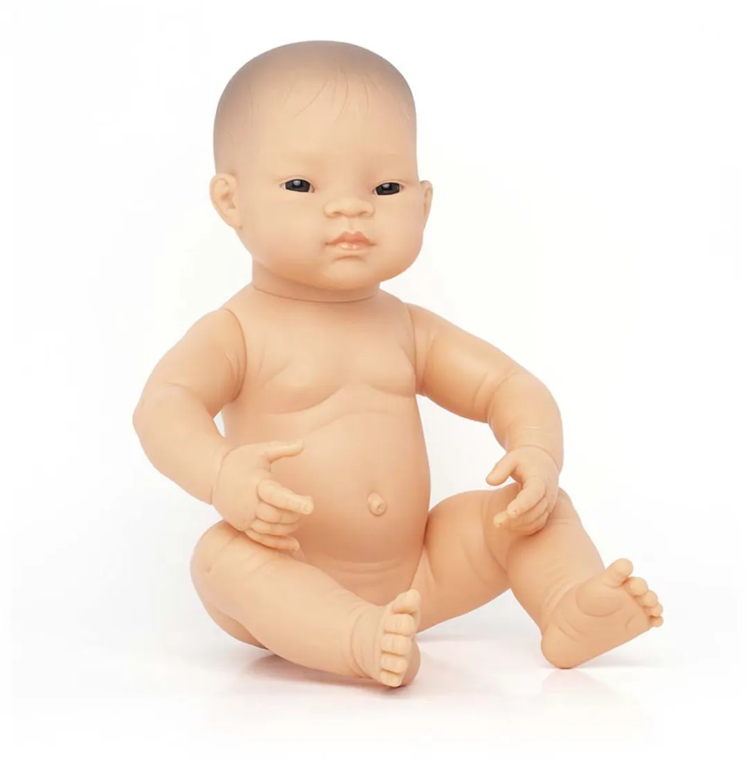 Miniland Babypop Aziatisch Meisje 40cm - Vanillegeur - Bruine Ogen - MPN 841308