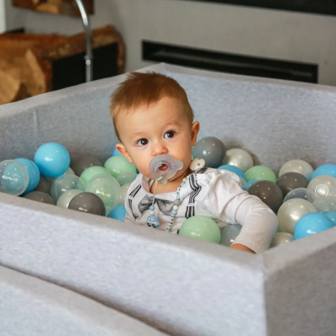 KiddyMoon 700 Kinderballen ∅7cm - 700 Stuks - Parelmoer/Grijs/Transparant/Babyblauw/Mint