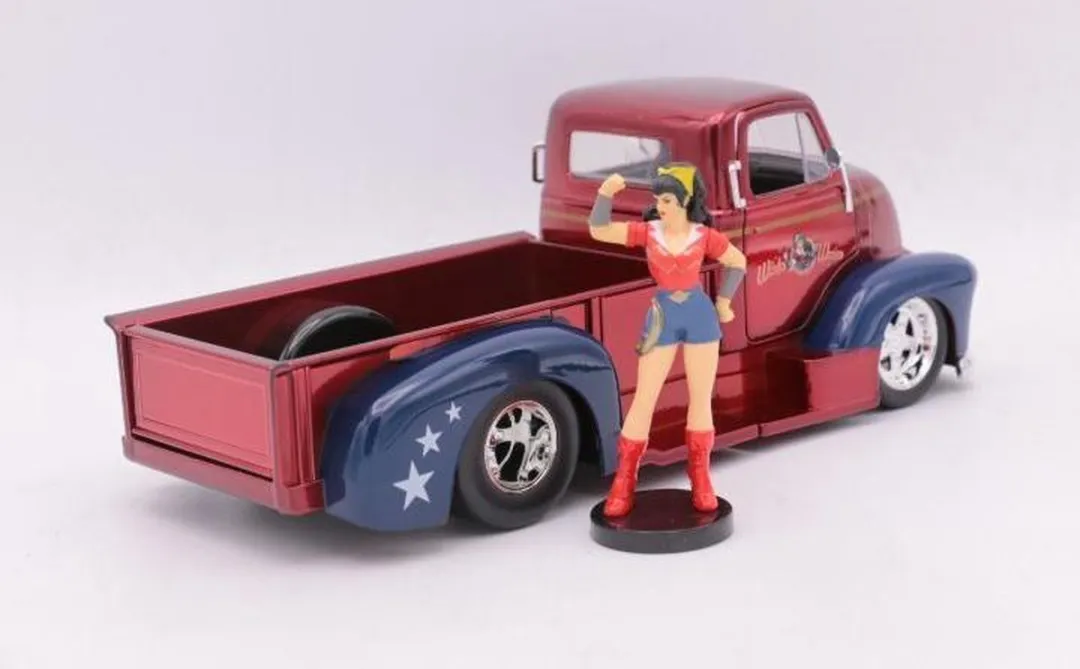 Jada Toys 1952 Chevy Coe Pickup Wonder Woman DC Comics Bombshells 1:24 - 30453 - afbeelding 6 van 6