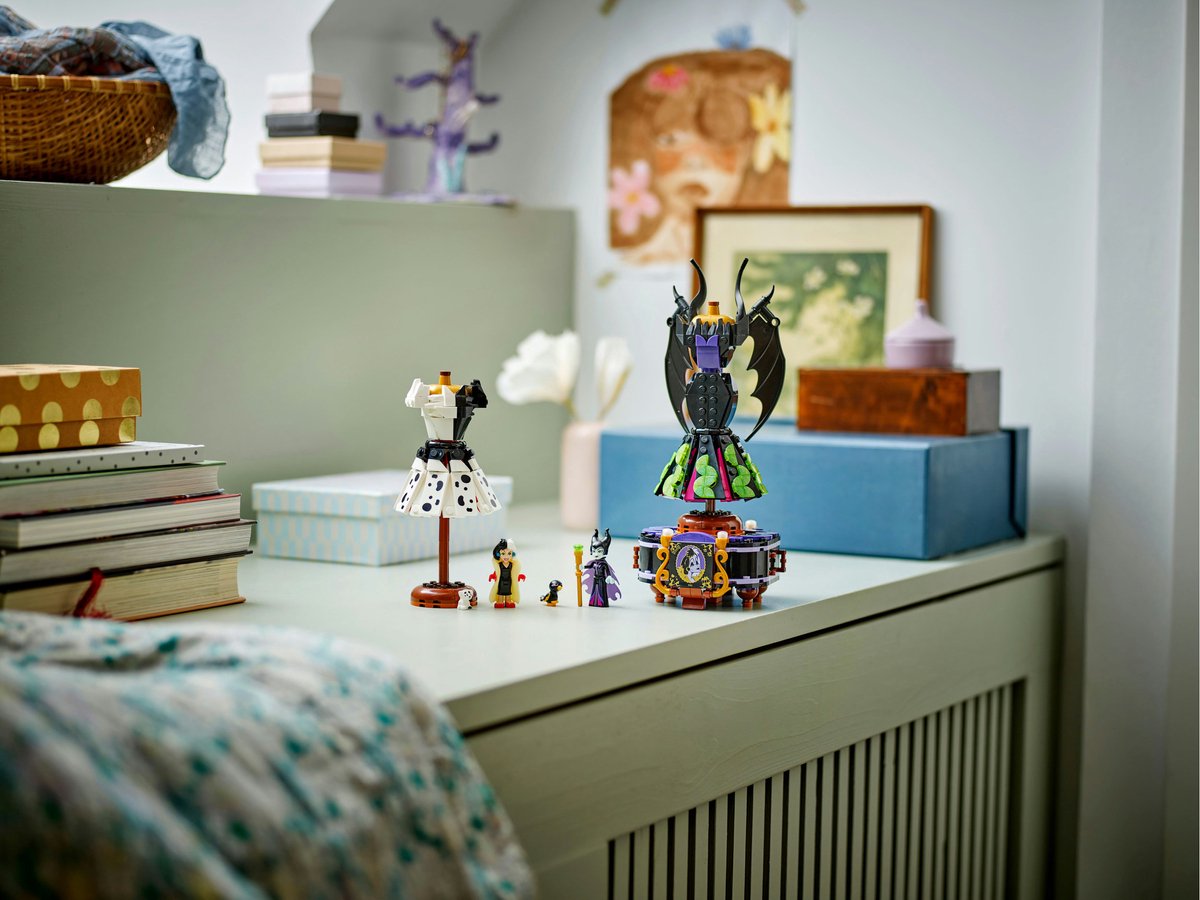LEGO® Disney Villains - De jurken van Maleficent en Cruella De Vil - 43262