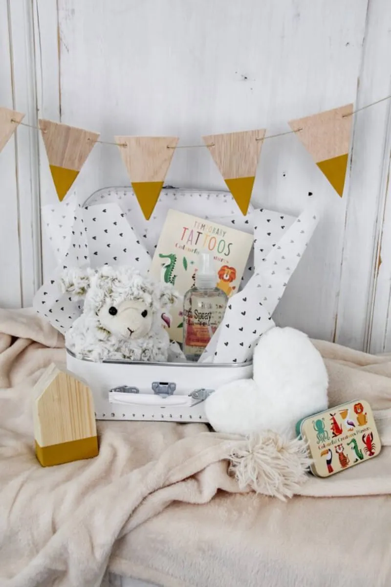PIA Soft Toys Knuffelschaap - Staand Pluche 26cm - Creme/Lichtgrijs