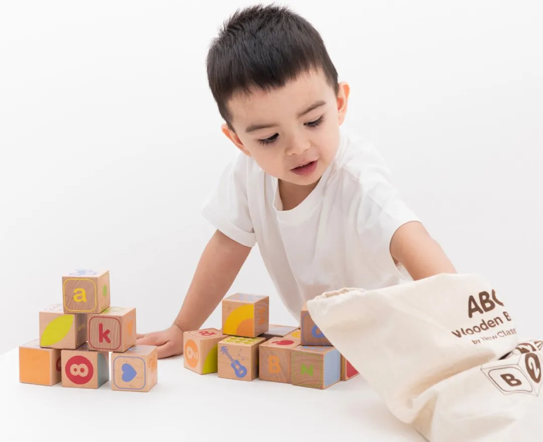 New Classic Toys Houten ABC Blokken Set 30 Stuks