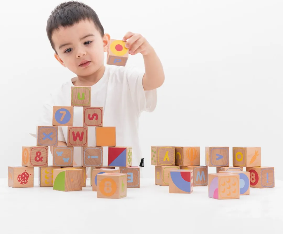 New Classic Toys Houten ABC Blokken Set 30 Stuks