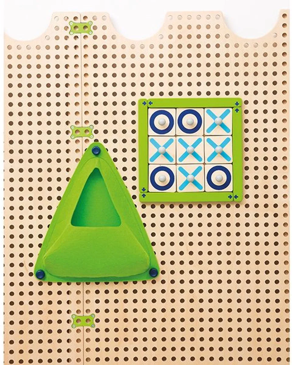 Beleduc Plug it Tic Tac Toe/Coding Set - Multicolor