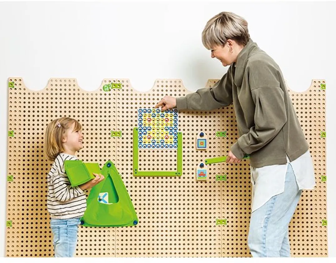 Beleduc Plug it Tic Tac Toe/Coding Set
