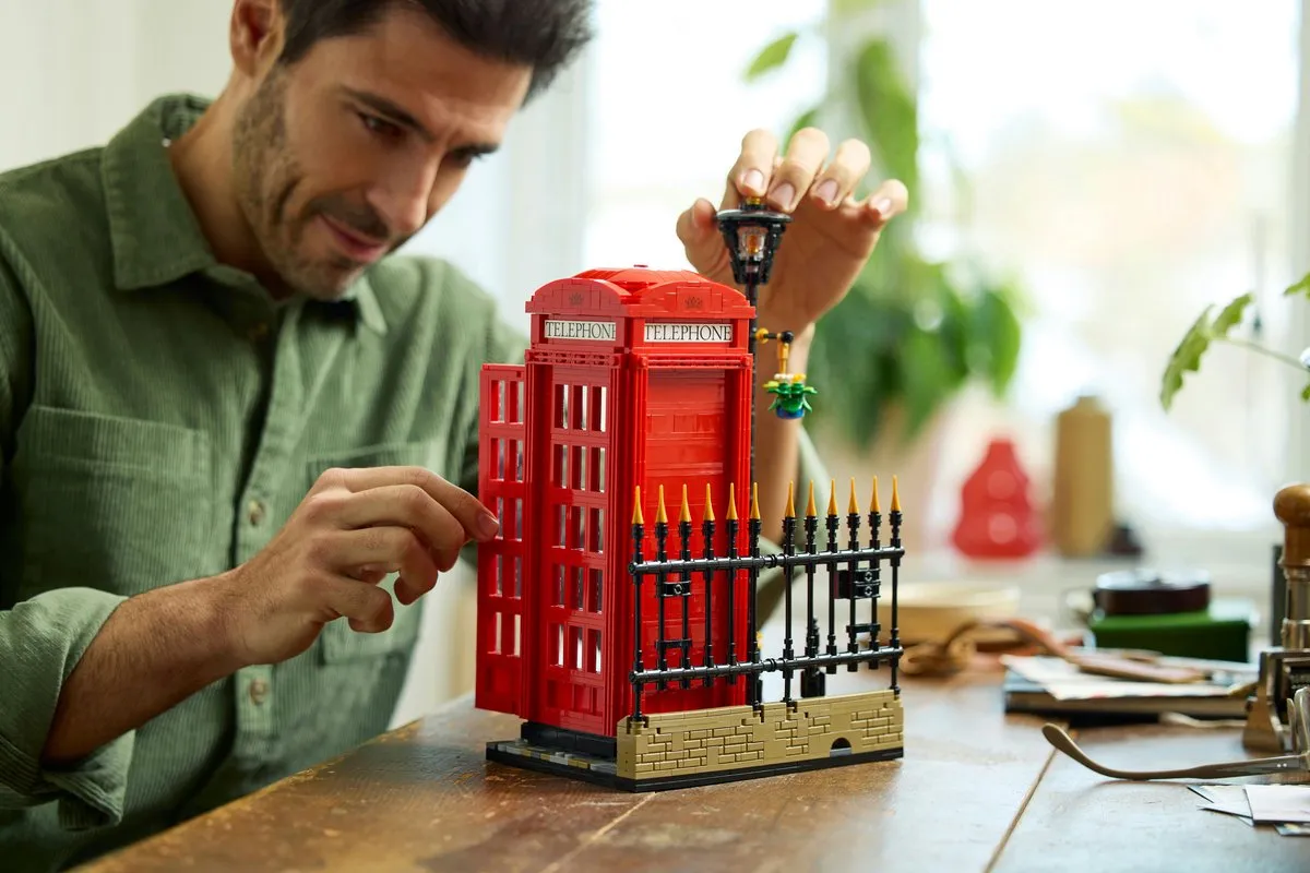 LEGO Ideas Rode Londense Telefooncel 21347 - 1460 Stukken