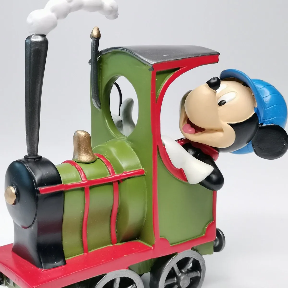 Disney Mickey Staand Beeldje Locomotive 12cm