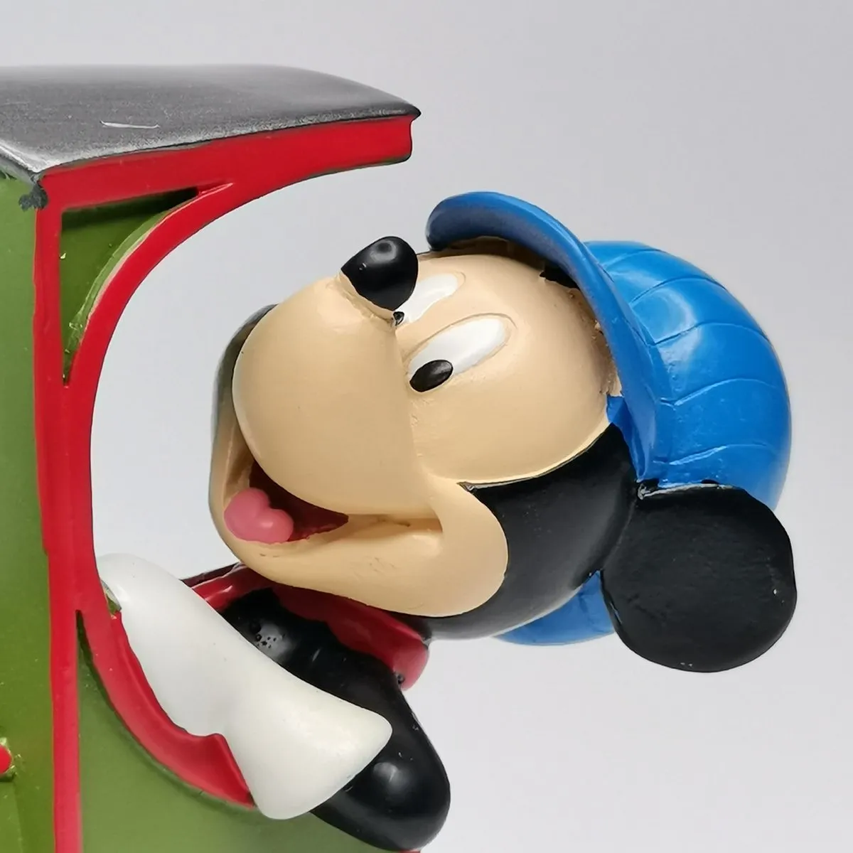 Disney Mickey Staand Beeldje Locomotive 12cm