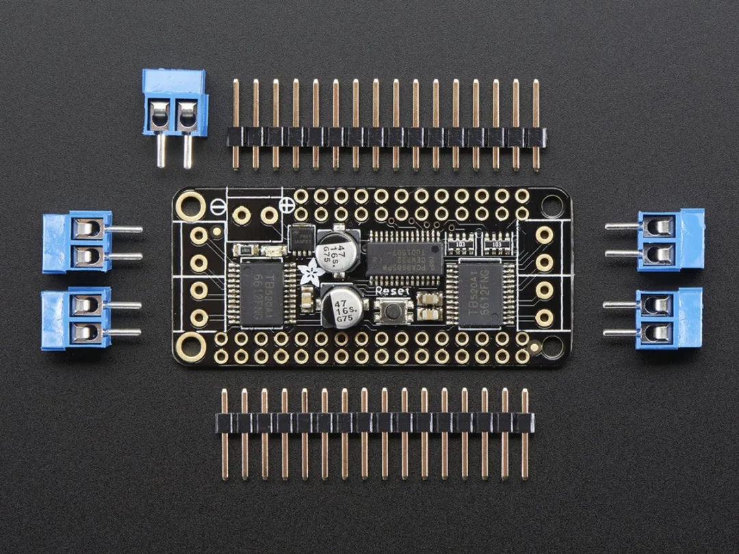 Adafruit DC Motor + Stepper FeatherWing 2927 - Meerkleurig