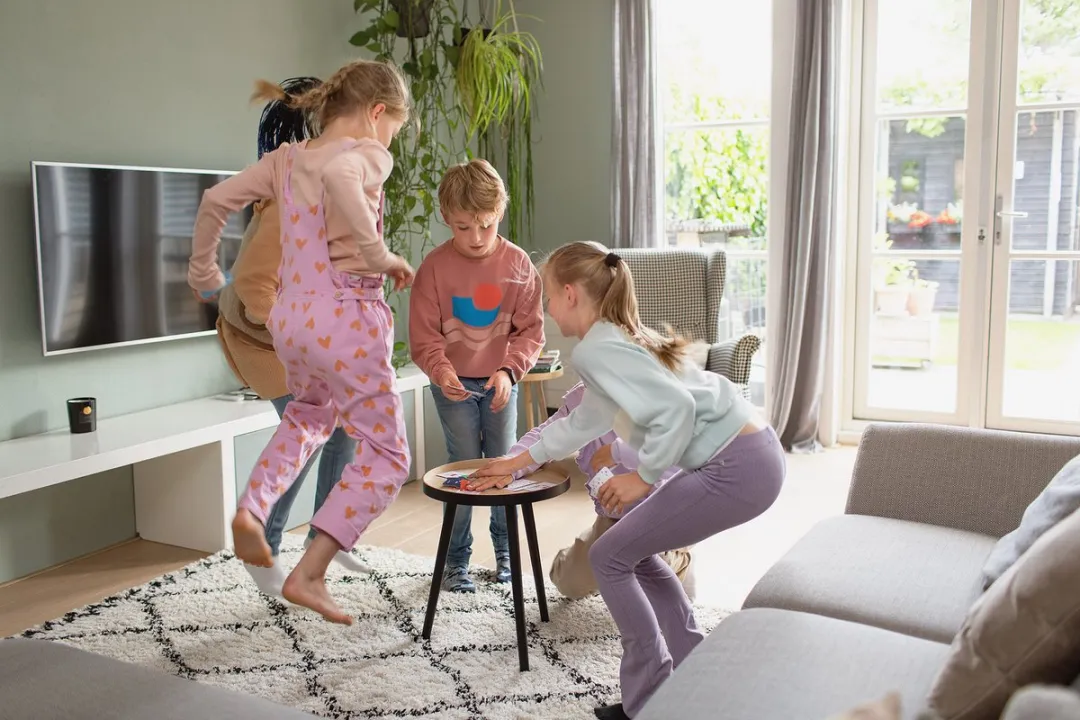 BS Toys The Wiggle Actiespel - 2 tot 8 spelers - Vanaf 6 jaar