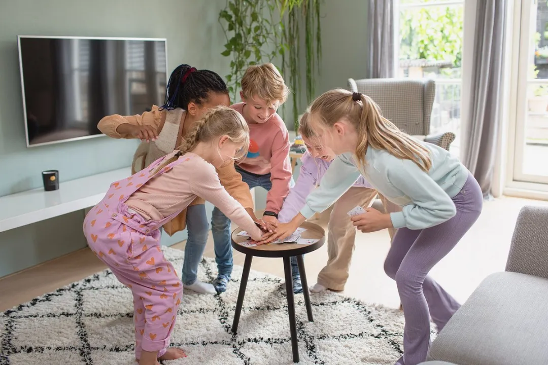 BS Toys The Wiggle Actiespel - 2 tot 8 spelers - Vanaf 6 jaar