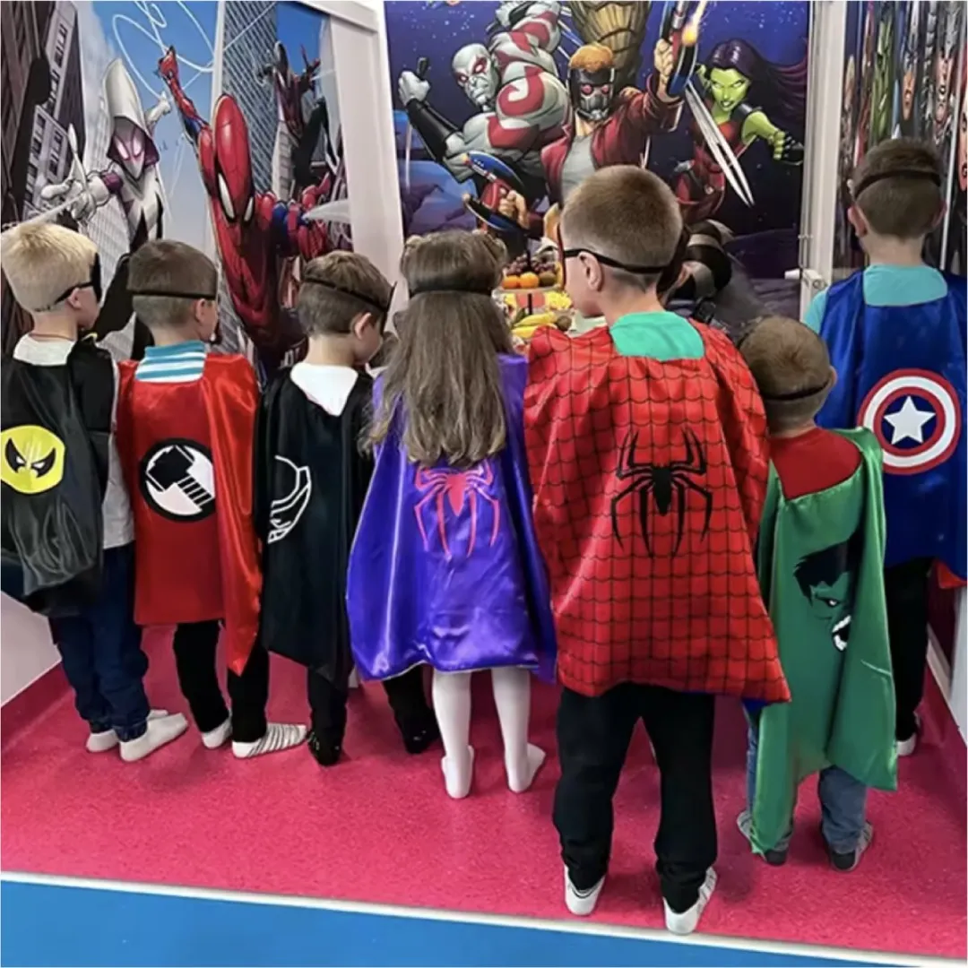 Superheld Thor Cape + Masker One Size - Dondergod - Thor Hamer - Thor thema-outfit - Kinder Thor - Kinderfeestkleding - Superheld - Cadeau - Halloween - Kind - Unisex - Avengers - Mantelpak - Gerechtigheid - Thor's kracht