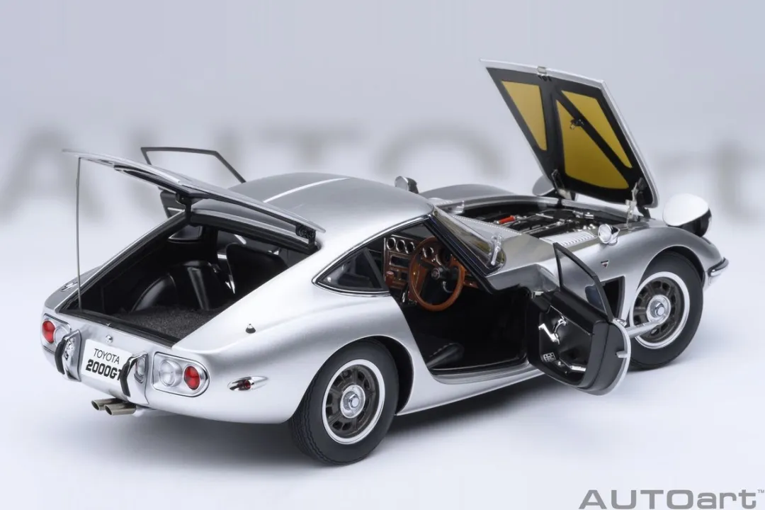 Toyota 2000GT AUTOart 1/18 Modelauto - Silver - afbeelding 6 van 6