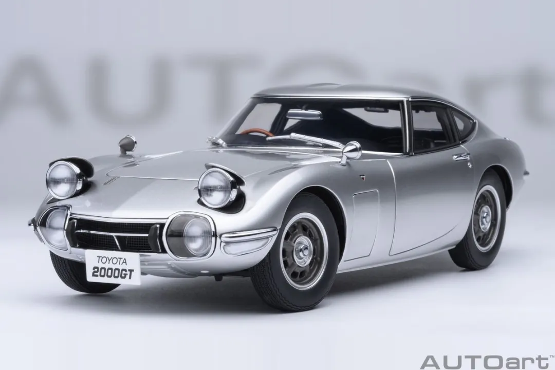 Toyota 2000GT AUTOart 1/18 Modelauto