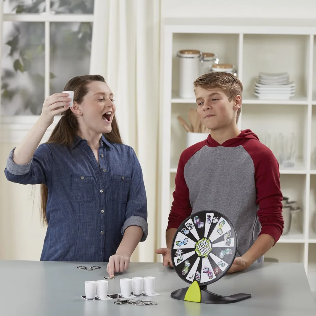 Hasbro Gaming Slechte Smaak Bordspel - Draaiwiel & 20 Fiches