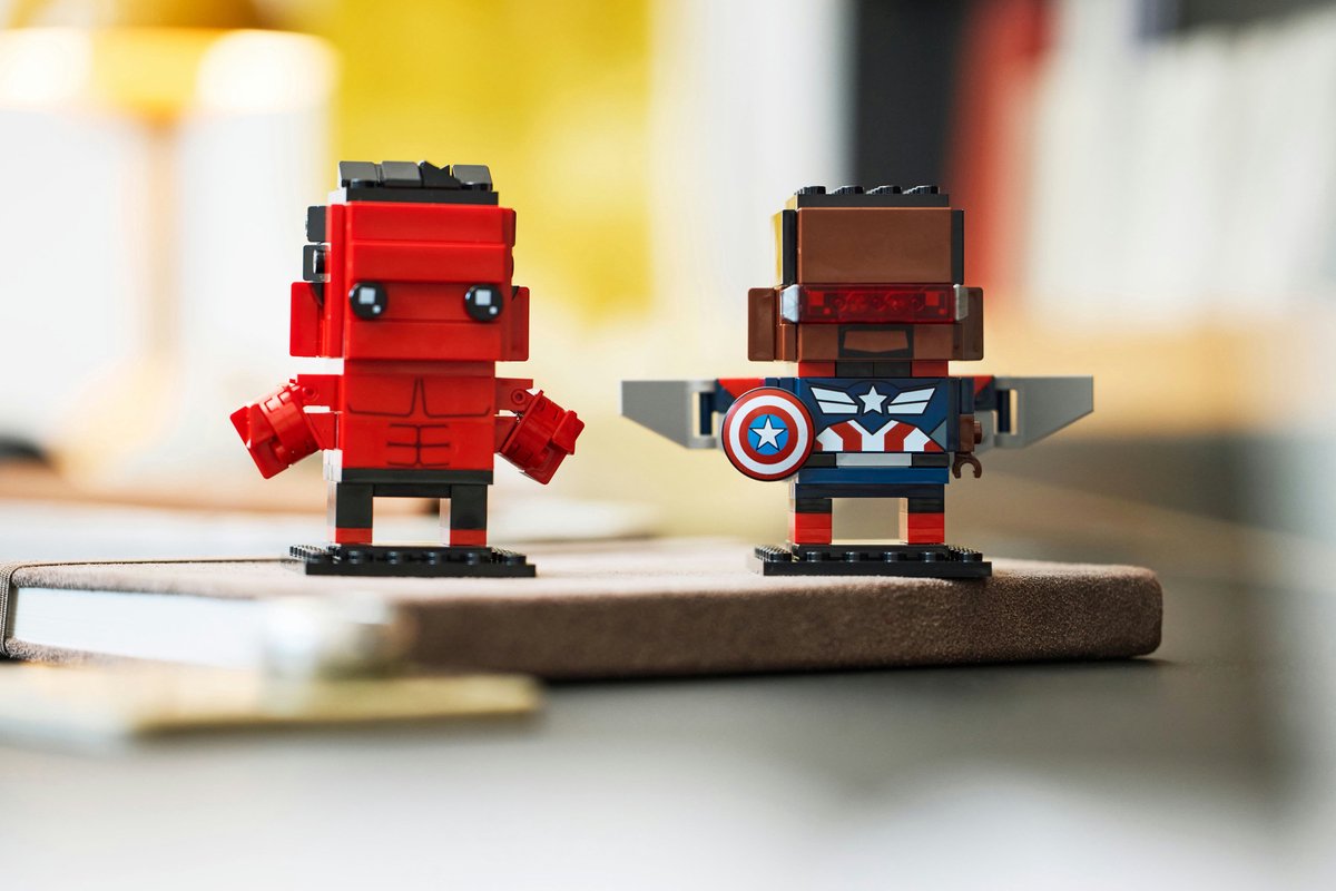 LEGO Marvel Brickheadz 40668 - Captain America en Rode Hulk Figuren