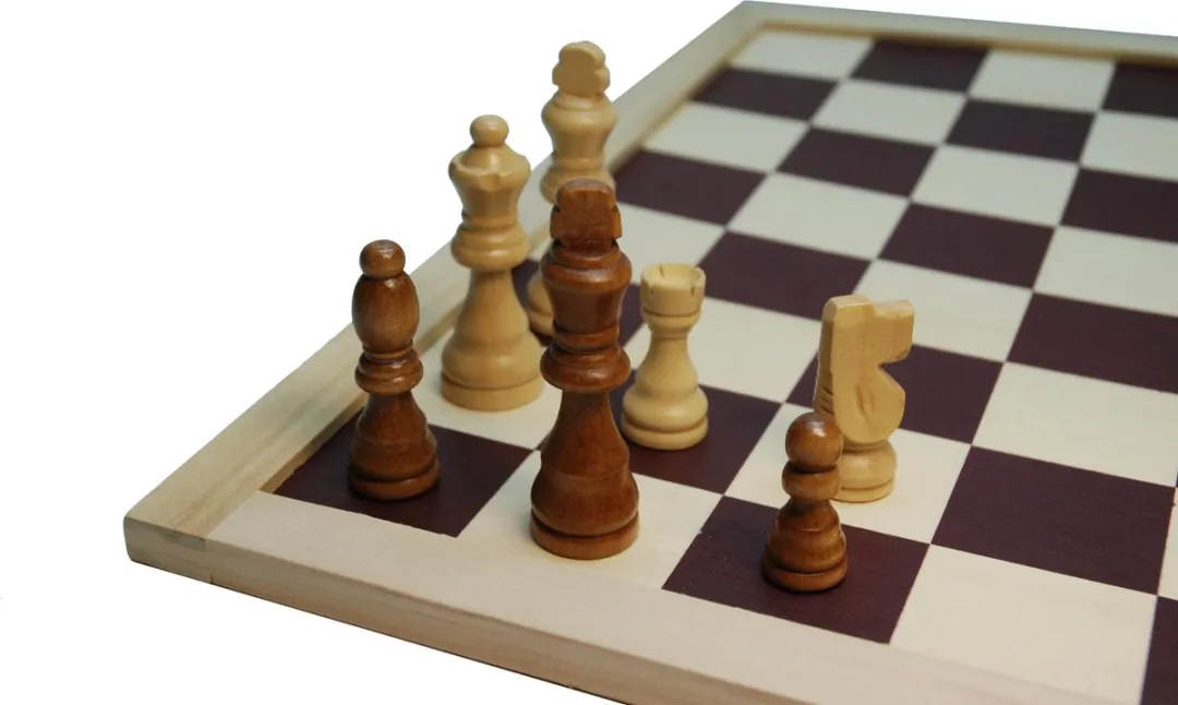HOT Games Schaakstukken Staunton 77mm - 32 Stukken - Bruin