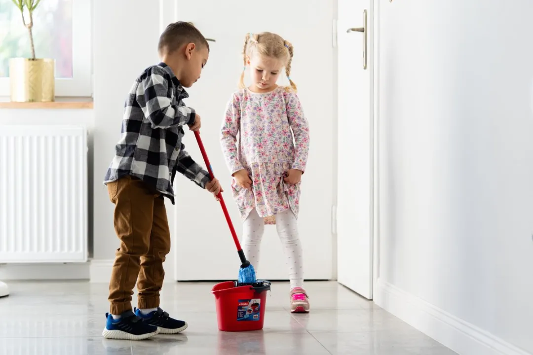 Klein Toys Vileda Speelgoed Dweil - 22cm - Rood - afbeelding 6 van 6