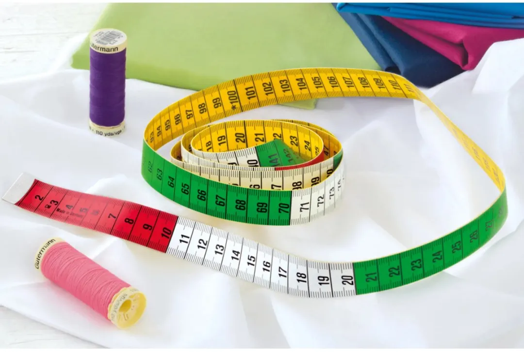 Gutermann Naaigarenset 10x100m - 10 Kleuren Wit